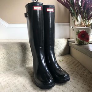 BARELY worn Hunter rain boots